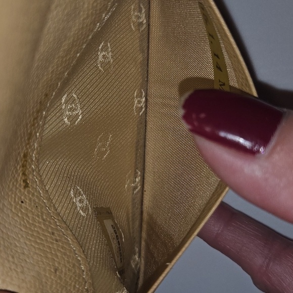 CHANEL interlocking C card case - Picture 11 of 15